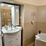 Appartement Utulny S Vyhledem Do Kraje K J Erbena