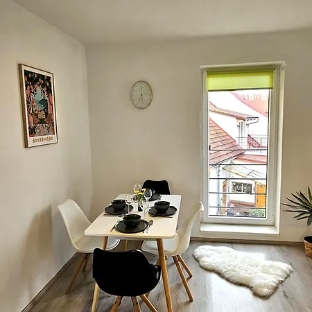 útulný S Výhledem Do Kraje K J Erbena Apartmán