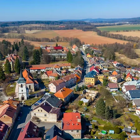 útulný S Výhledem Do Kraje K J Erbena Apartmán *