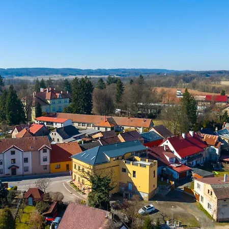 Apartmán útulný S Výhledem Do Kraje K J Erbena