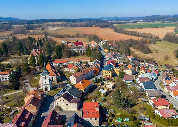útulný S Výhledem Do Kraje K J Erbena Apartmán *